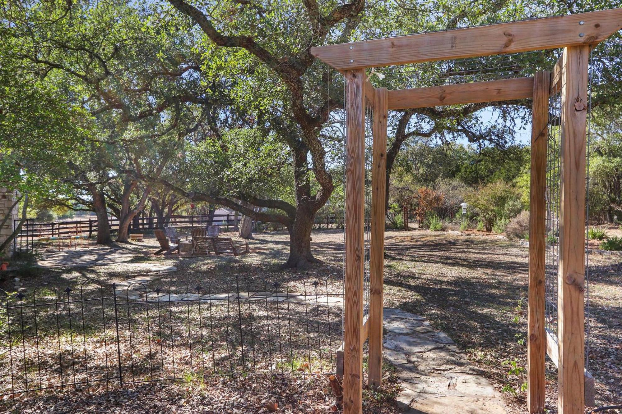 Red Donkey Cottage Wimberley Extérieur photo